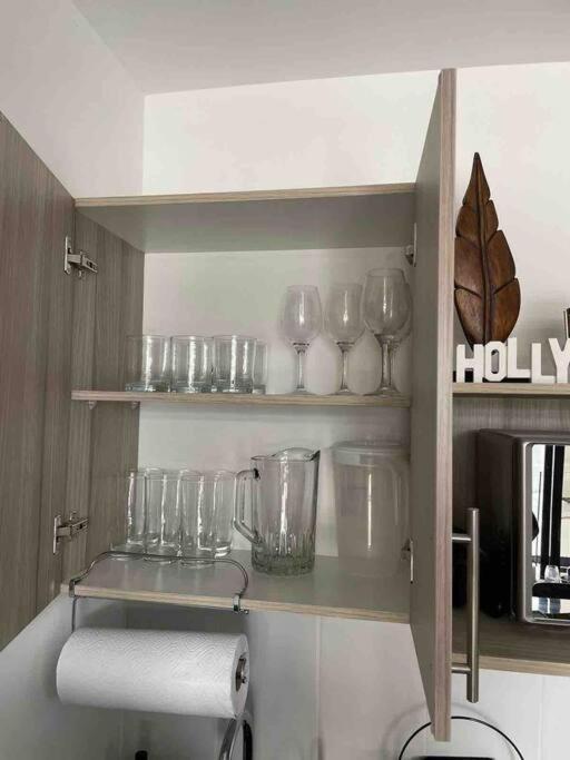 Lovely 1 Bedroom Unit With Free Parking Modra Zone 4 Guatemala City Luaran gambar