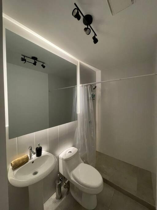 Lovely 1 Bedroom Unit With Free Parking Modra Zone 4 Guatemala City Luaran gambar