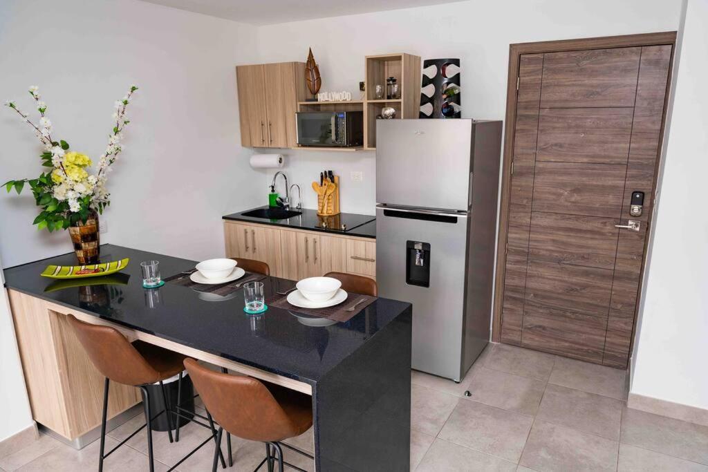 Lovely 1 Bedroom Unit With Free Parking Modra Zone 4 Guatemala City Luaran gambar